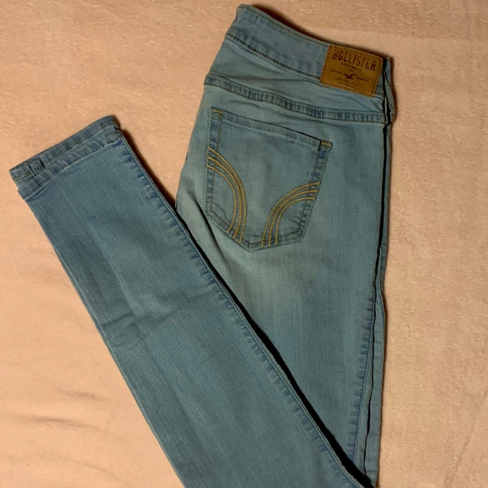 hollister light wash jeans